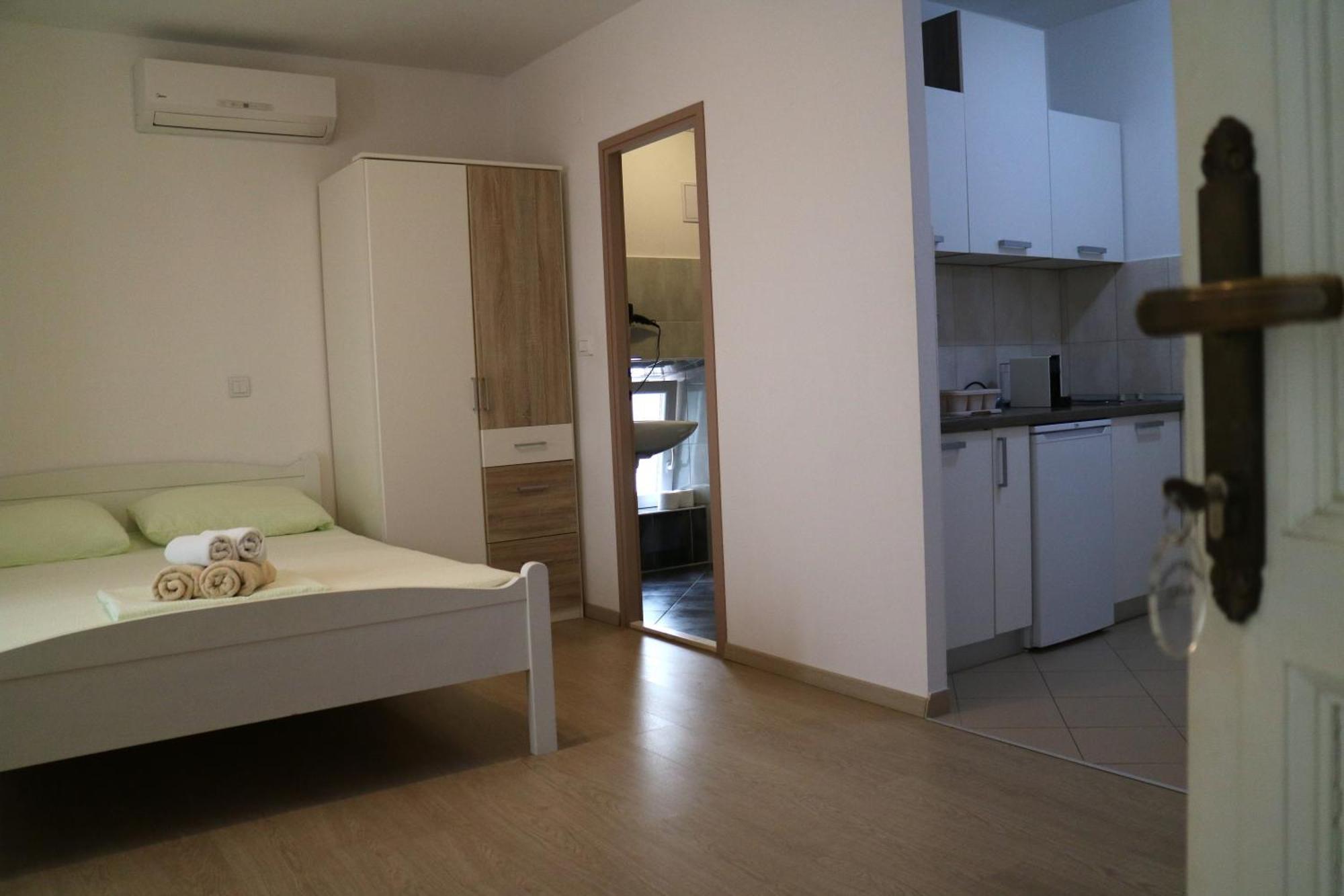 Studio Apartments & Rooms Lela, Sipan Island Шипанска-Лука Экстерьер фото